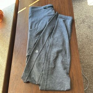 Lululemon Grey Leggings side pockets Size 4
